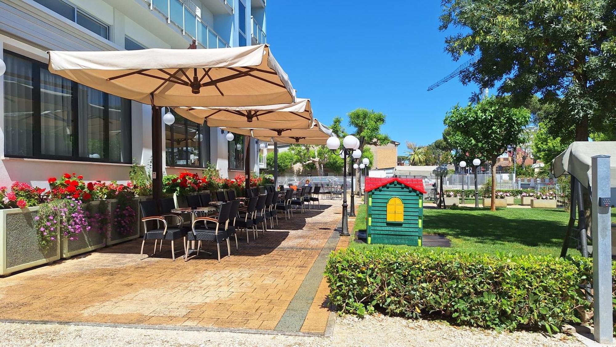 Hotel Massimo Cervia Ngoại thất bức ảnh