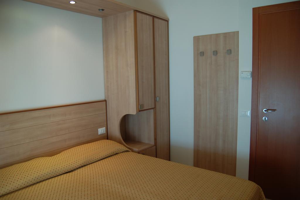 Hotel Massimo Cervia Phòng bức ảnh